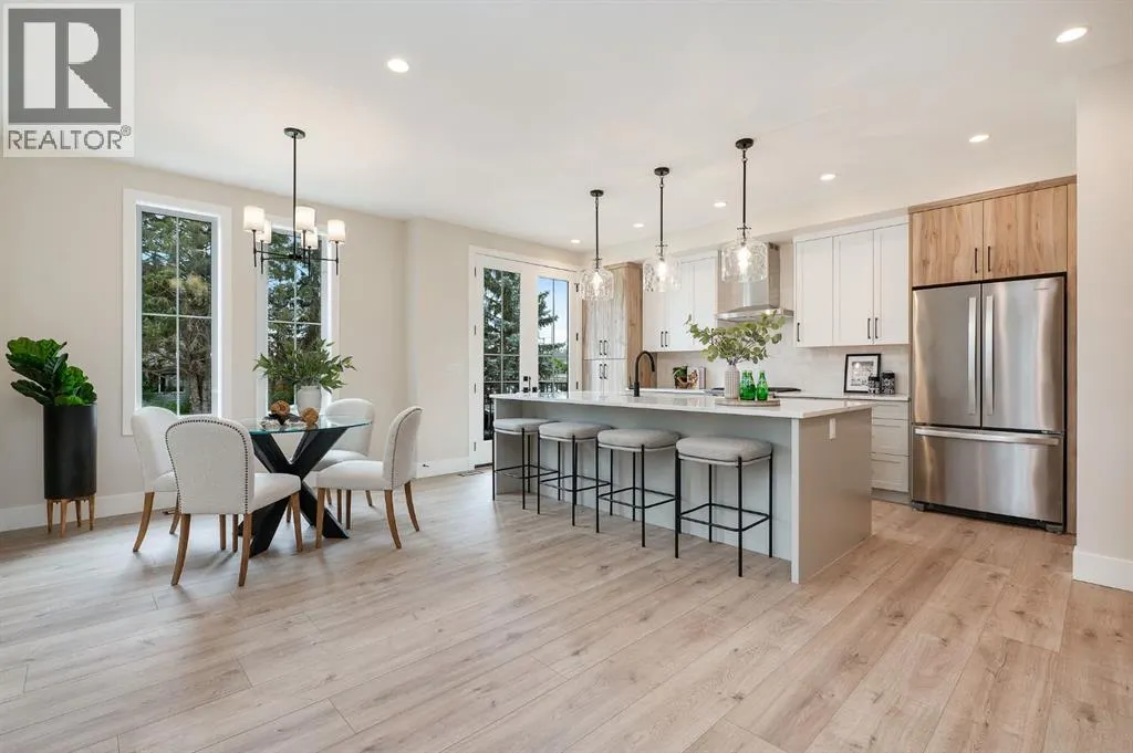 102 West Glen Crescent SW