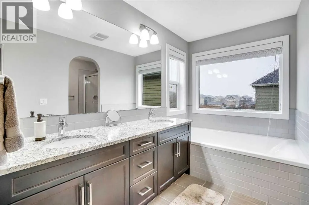 39 Redstone Road NE