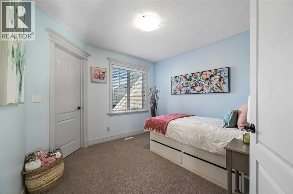 147 Coopers Hill SW
