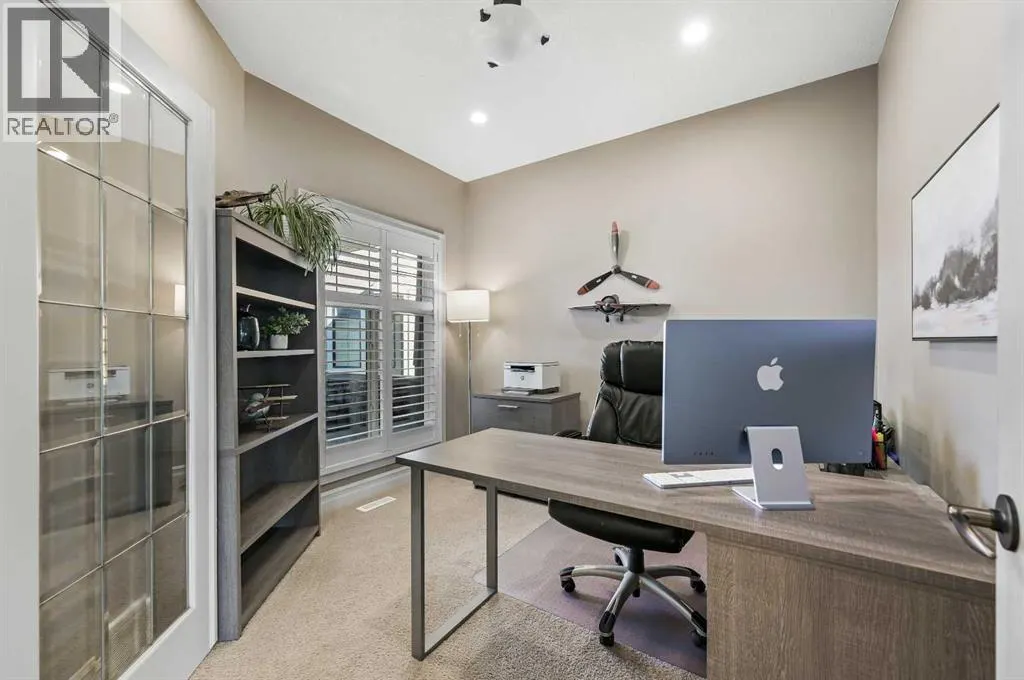 147 Coopers Hill SW