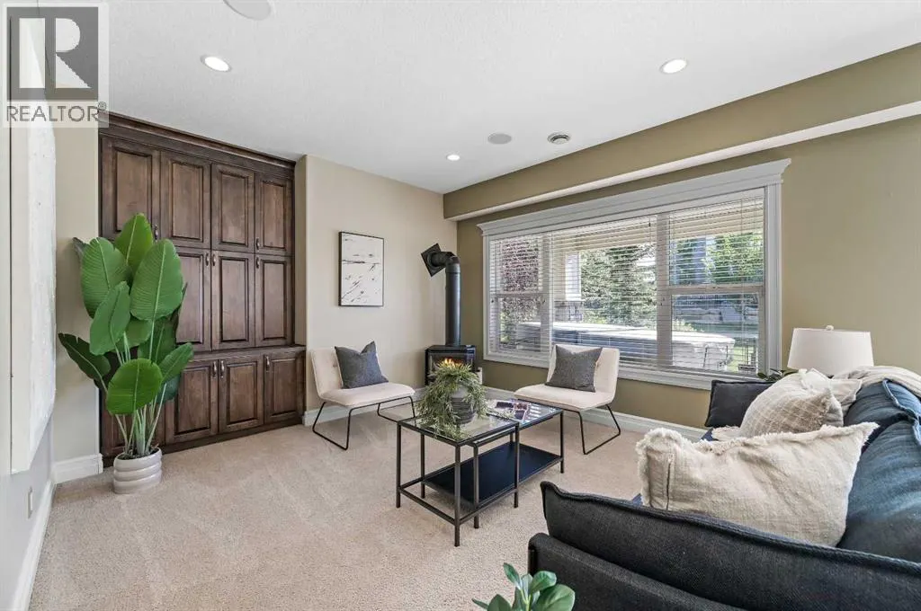147 Coopers Hill SW