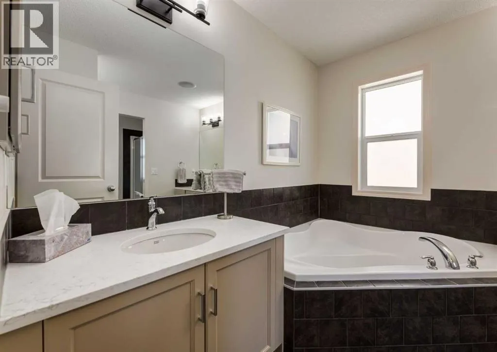 24 Silverado Saddle Court SW
