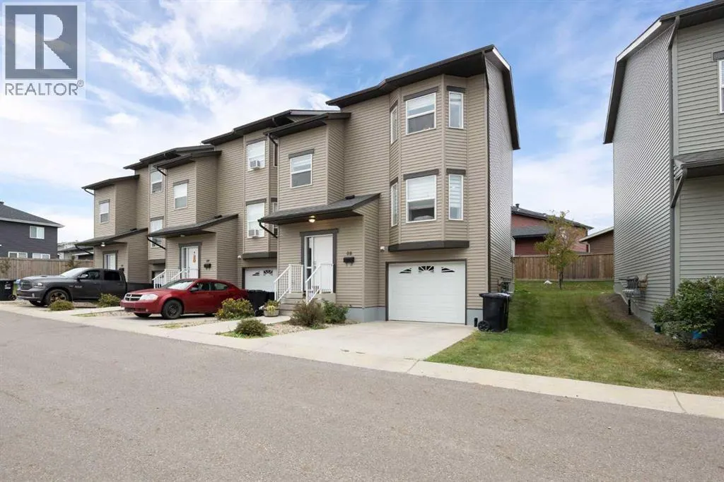 8, 120 Warren Way