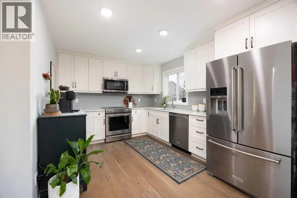 8, 120 Warren Way