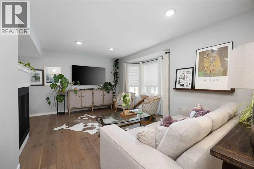 8, 120 Warren Way