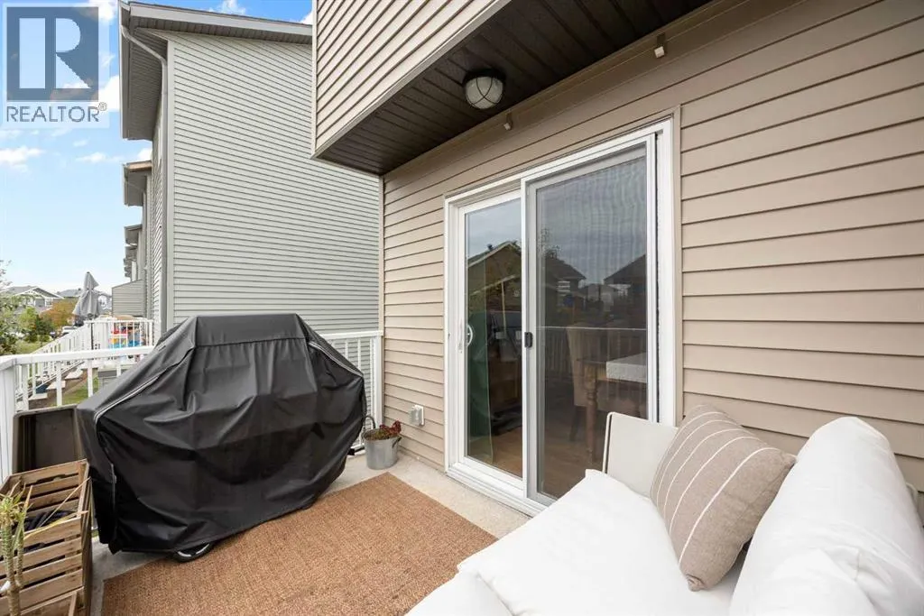 8, 120 Warren Way