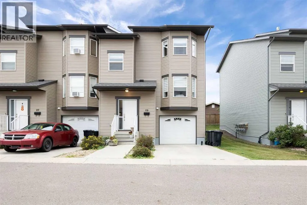 8, 120 Warren Way