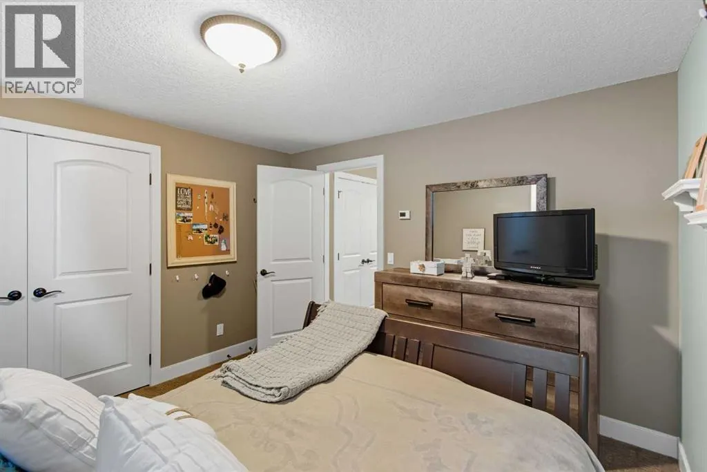 41 Evergreen Mount SW