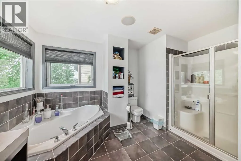 206 Tuscany Ravine Close NW
