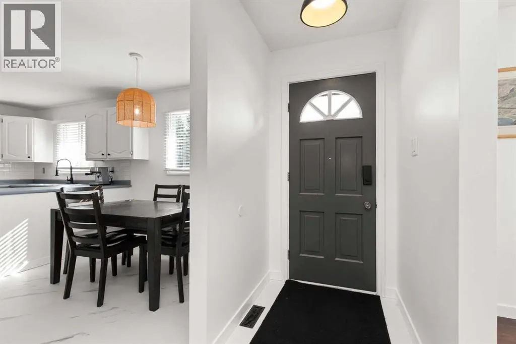 49 Corbitt Way SE
