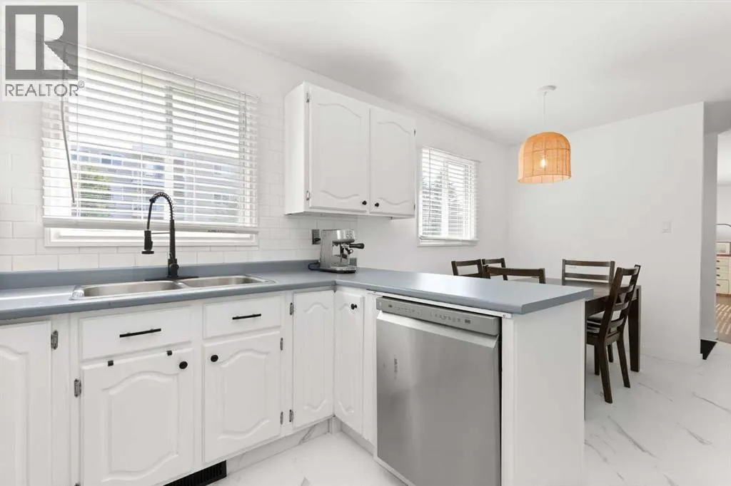 49 Corbitt Way SE