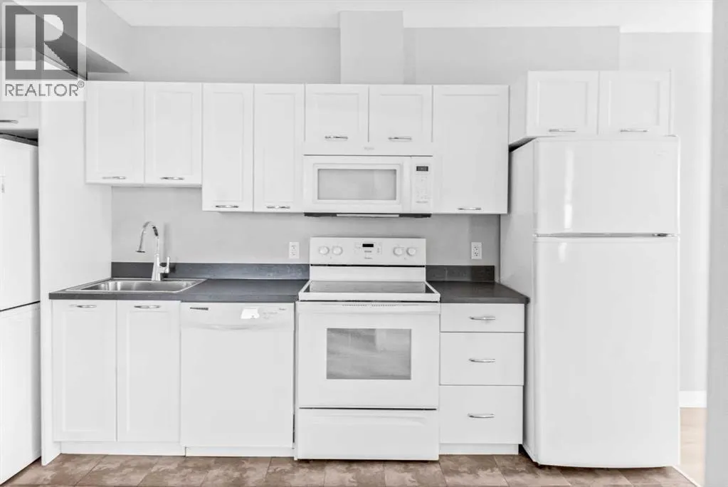 907, 3830 Brentwood Road NW