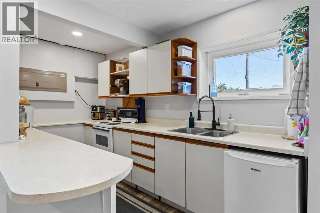200, 370068 160 Street E