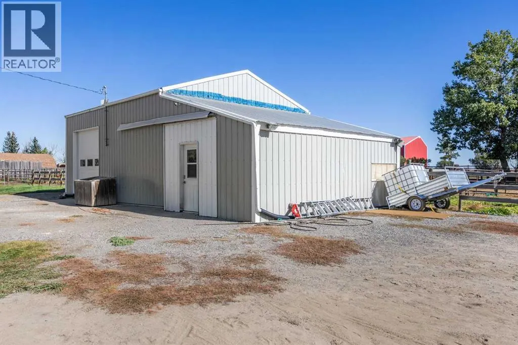 200, 370068 160 Street E