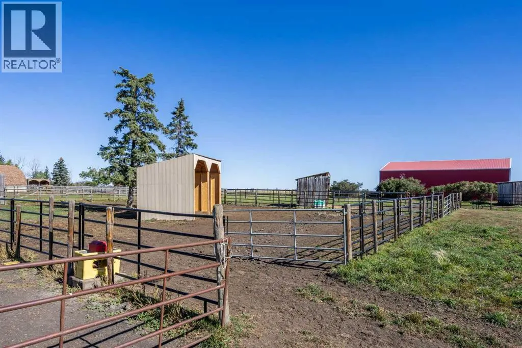 200, 370068 160 Street E
