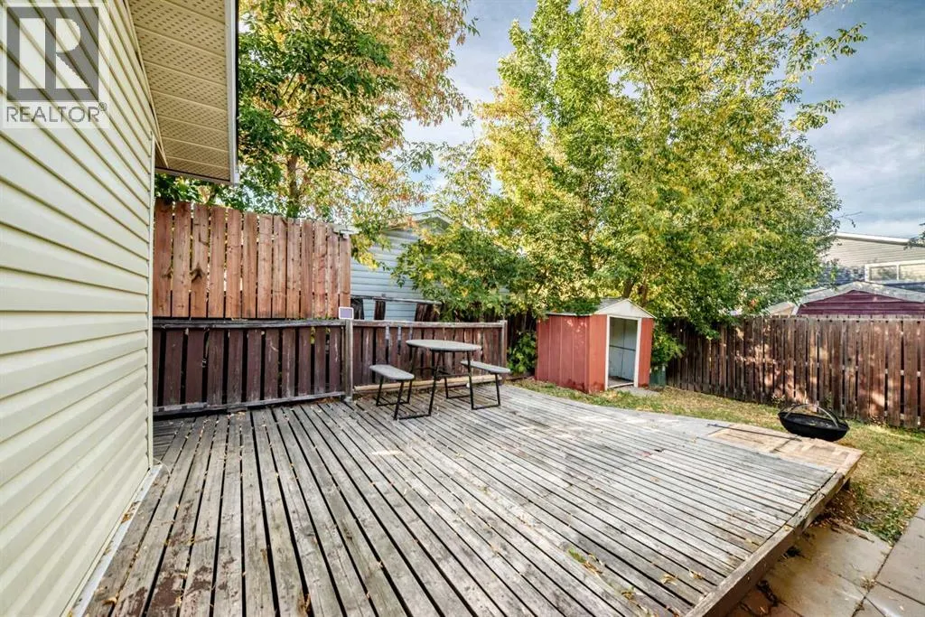 31 Castleglen Crescent NE