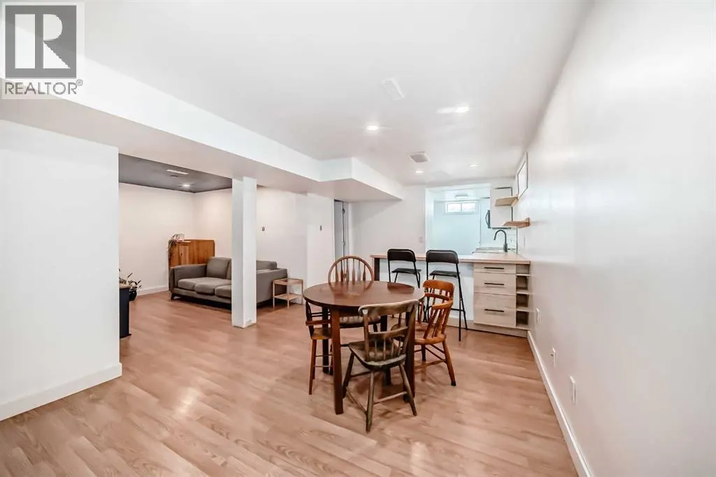 31 Castleglen Crescent NE