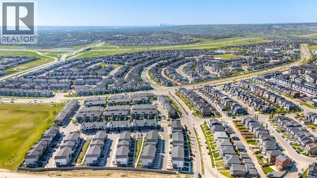 3102, 240 SKYVIEW RANC Road NE
