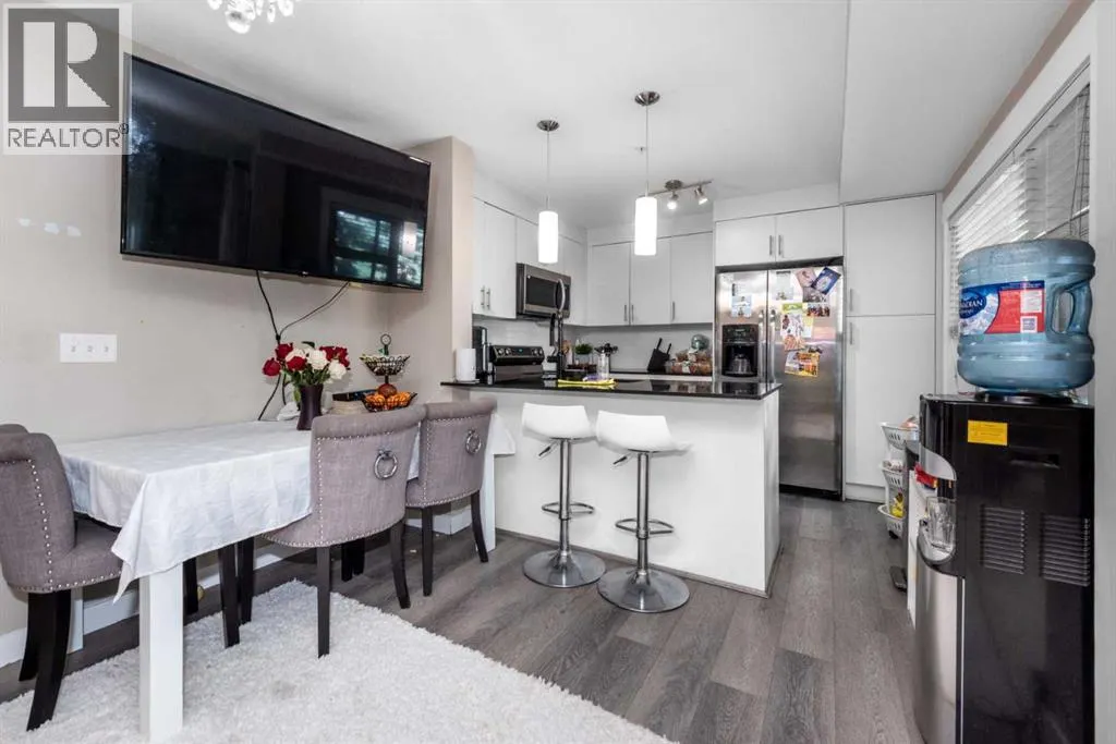 3102, 240 SKYVIEW RANC Road NE