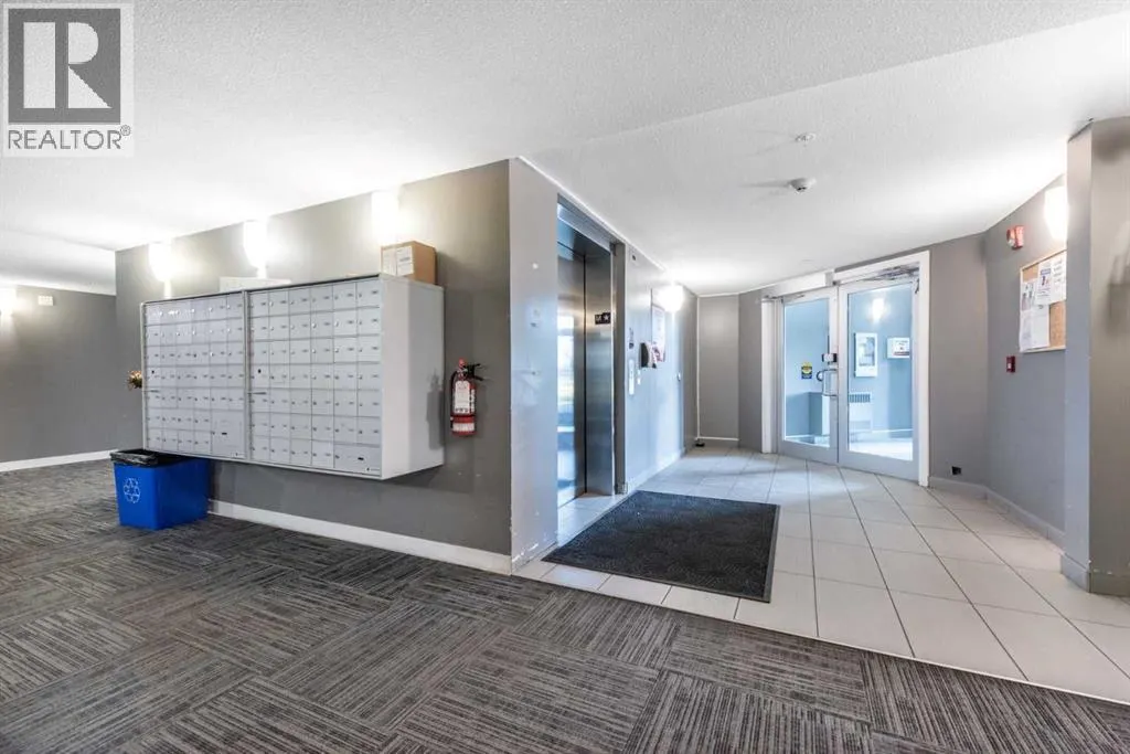 3102, 240 SKYVIEW RANC Road NE