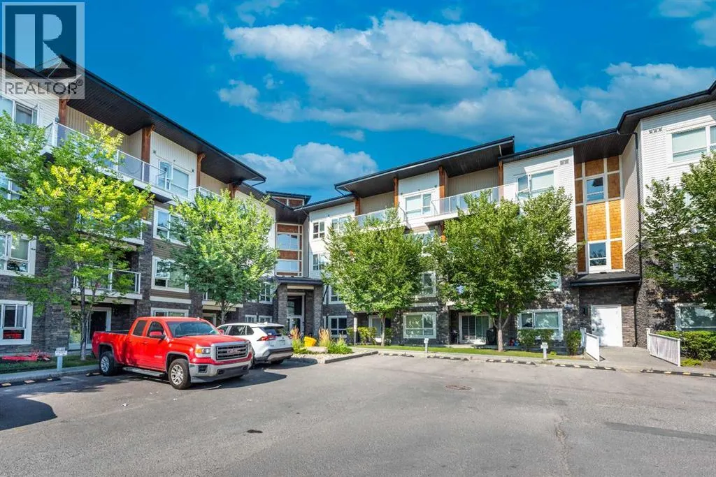 3102, 240 SKYVIEW RANC Road NE