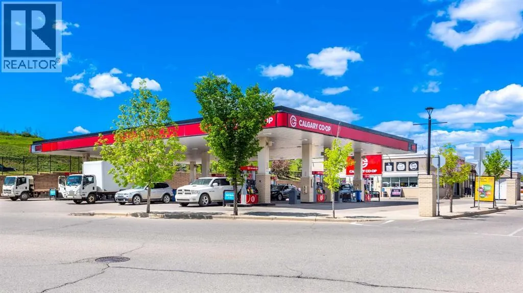 3102, 240 SKYVIEW RANC Road NE