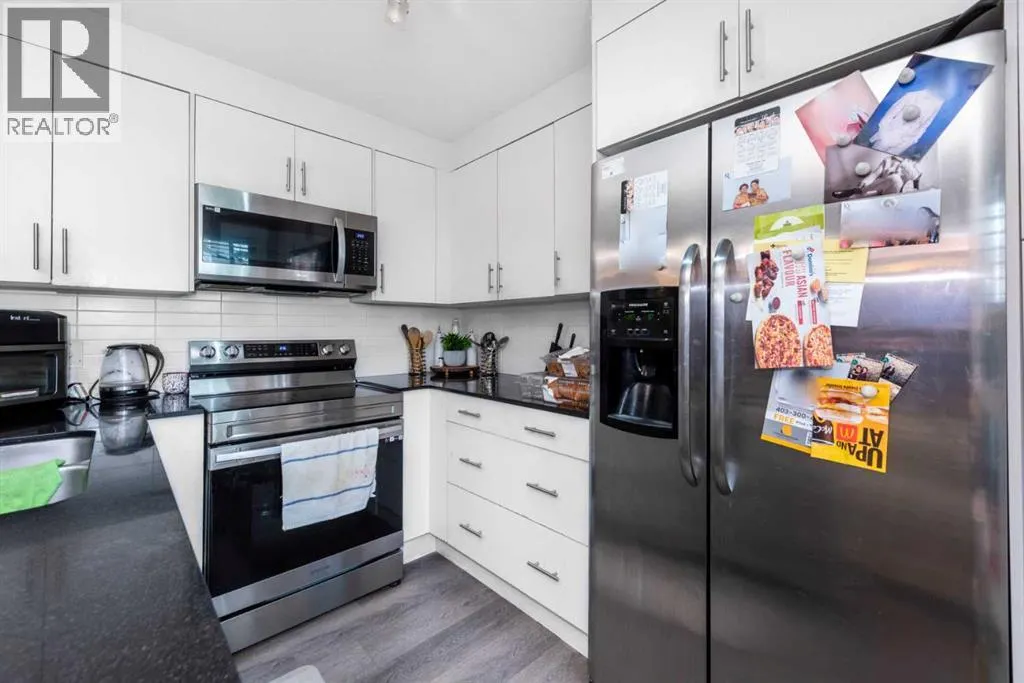 3102, 240 SKYVIEW RANC Road NE
