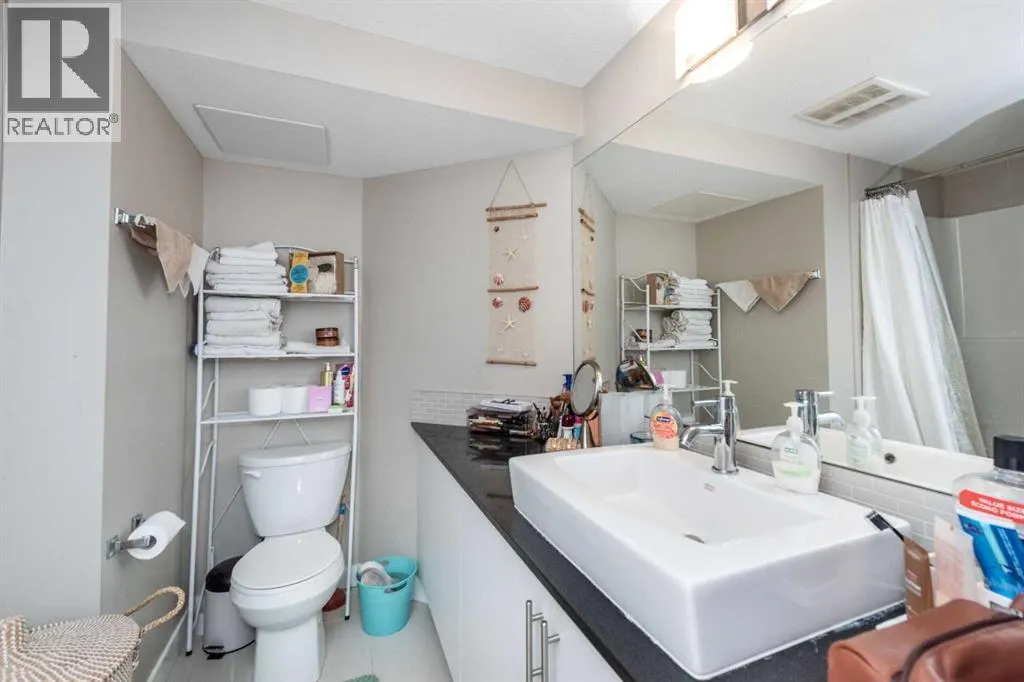 3102, 240 SKYVIEW RANC Road NE