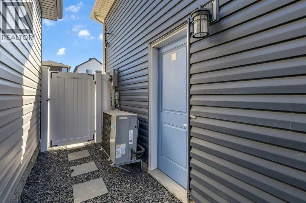 21 Lucas Rise NW