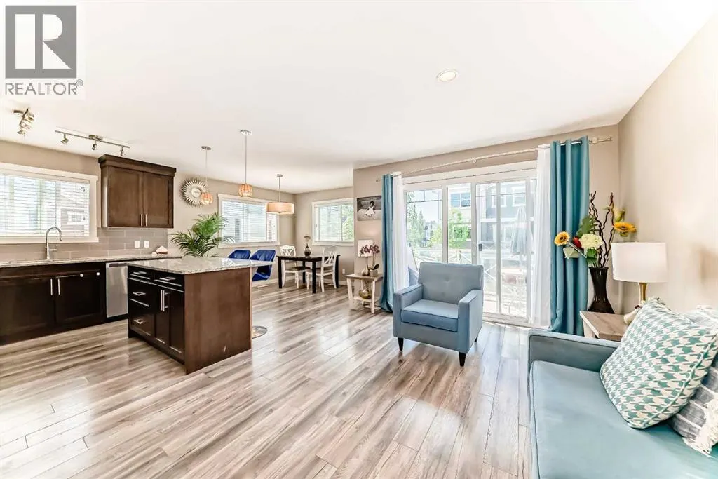 824 Skyview Ranch Grove NE