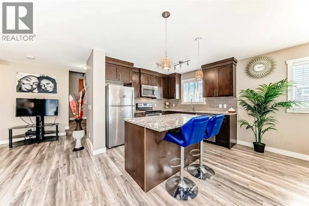 824 Skyview Ranch Grove NE