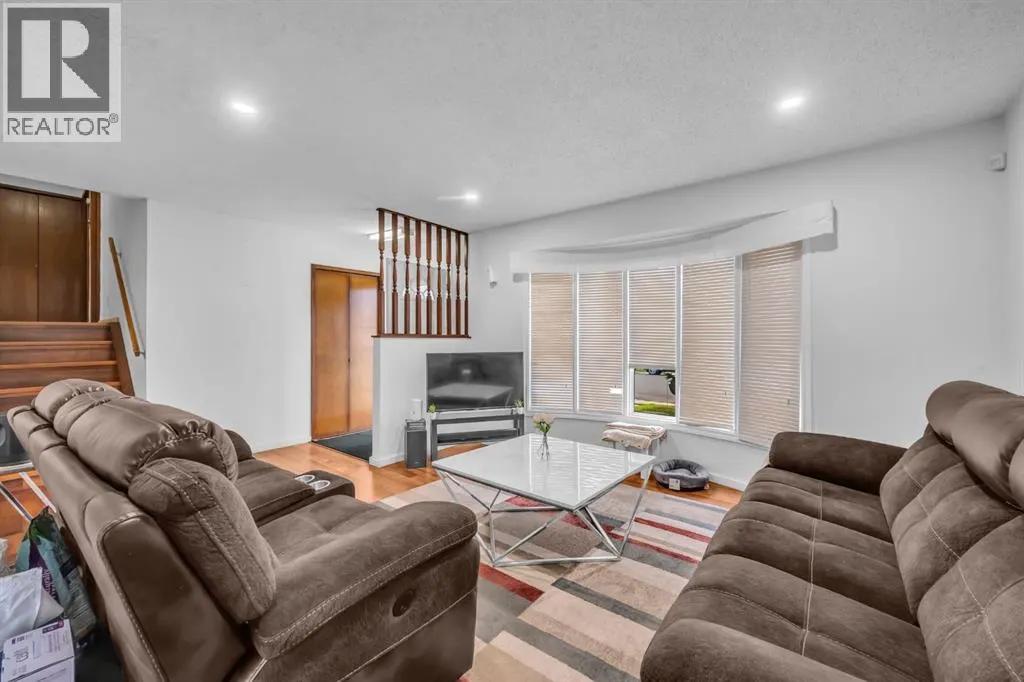 124 Whiteram Close NE