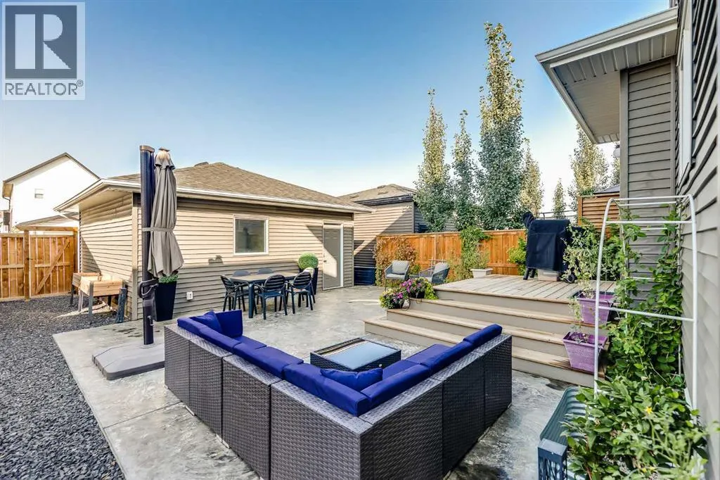 629 Reynolds Crescent SW