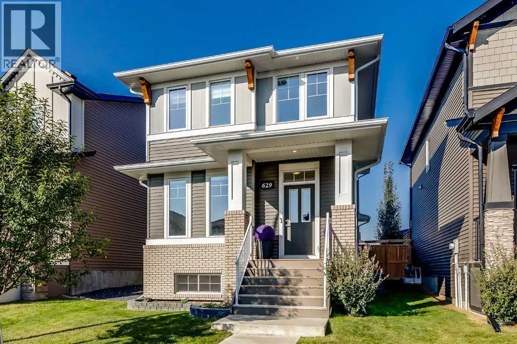 629 Reynolds Crescent SW
