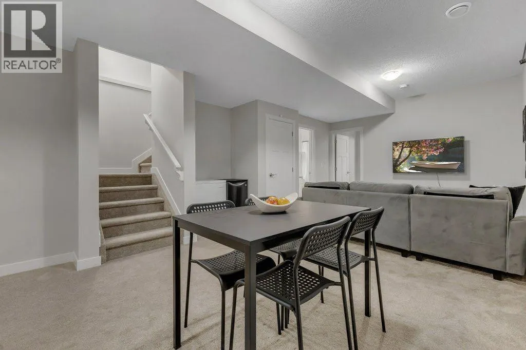 425 South Point Glen SW