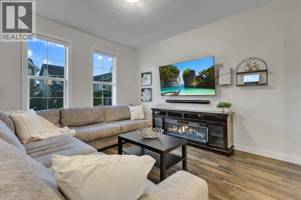 425 South Point Glen SW