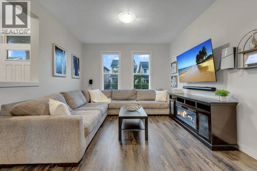 425 South Point Glen SW