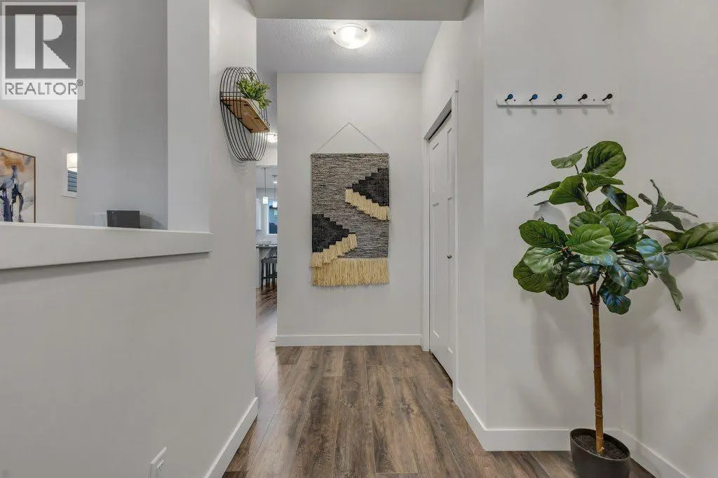 425 South Point Glen SW