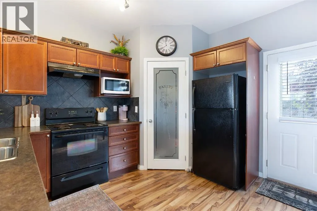 404, 703 Luxstone Square SW