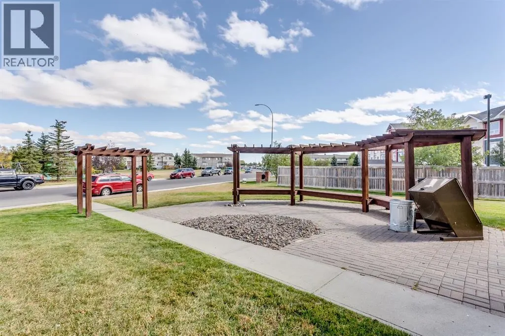 404, 703 Luxstone Square SW