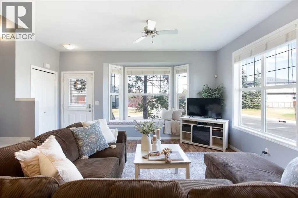 404, 703 Luxstone Square SW