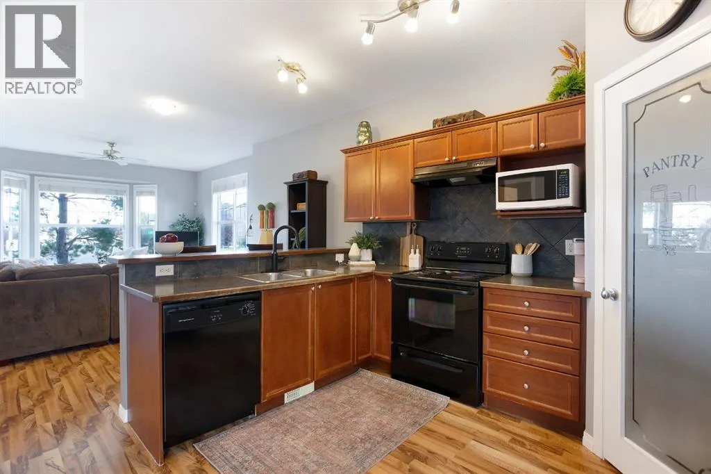 404, 703 Luxstone Square SW