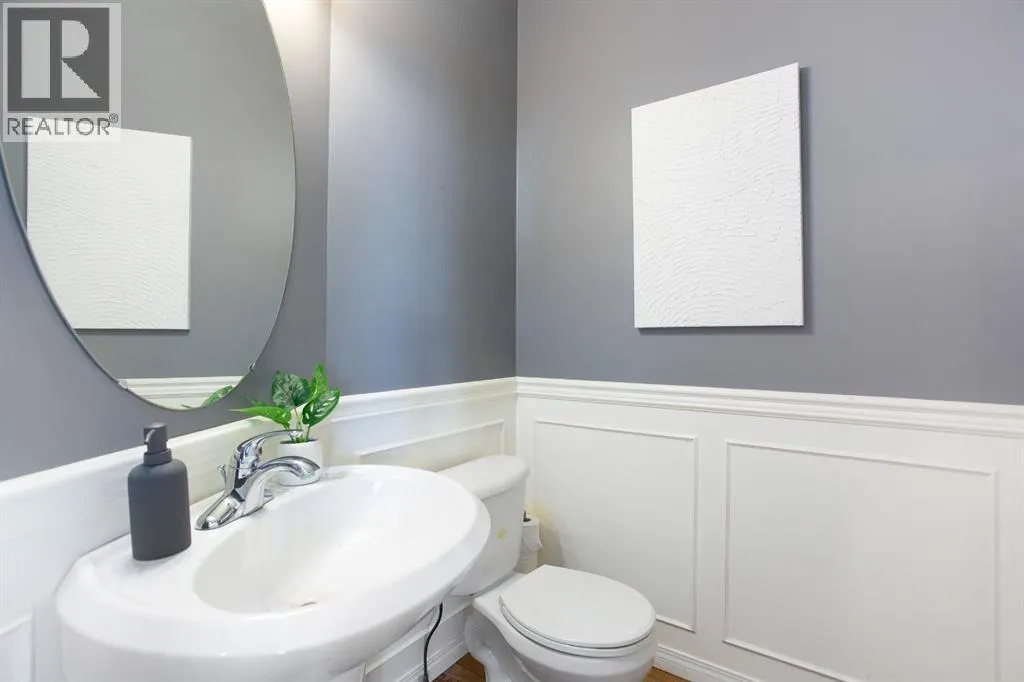 404, 703 Luxstone Square SW