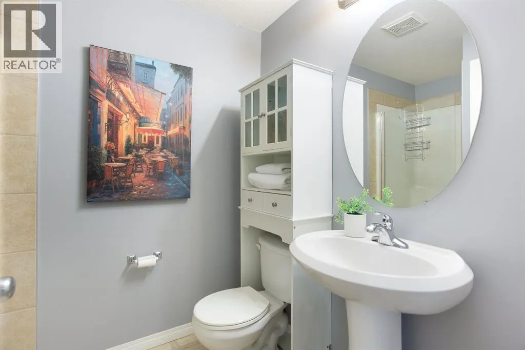 404, 703 Luxstone Square SW