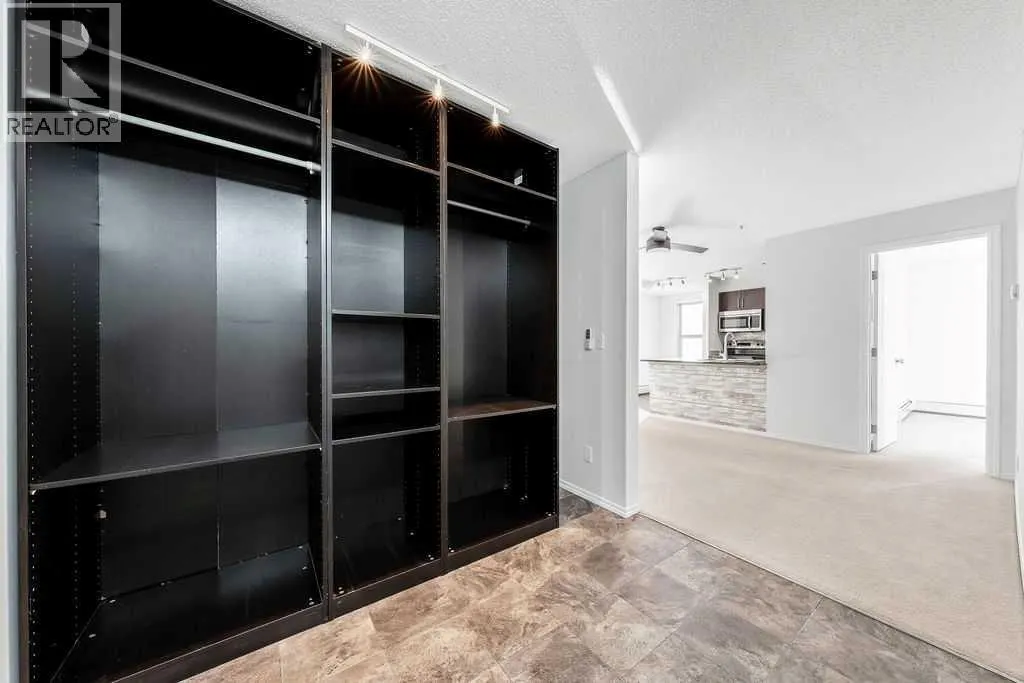 9113, 403 Mackenzie Way SW