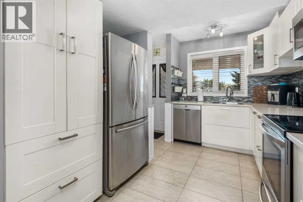 27 Eldorado Road SE