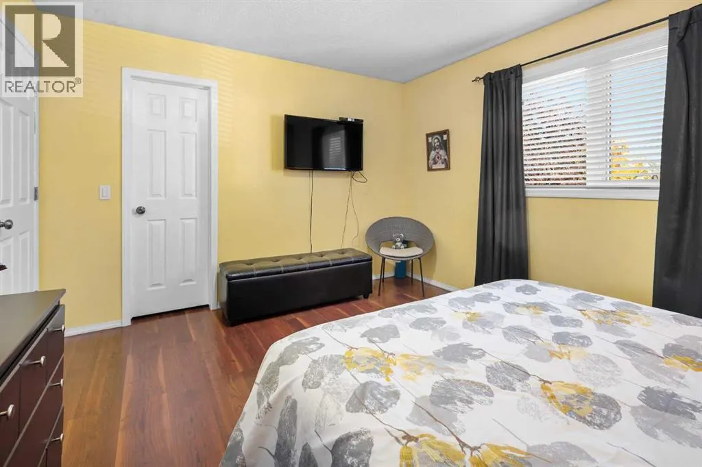 27 Eldorado Road SE