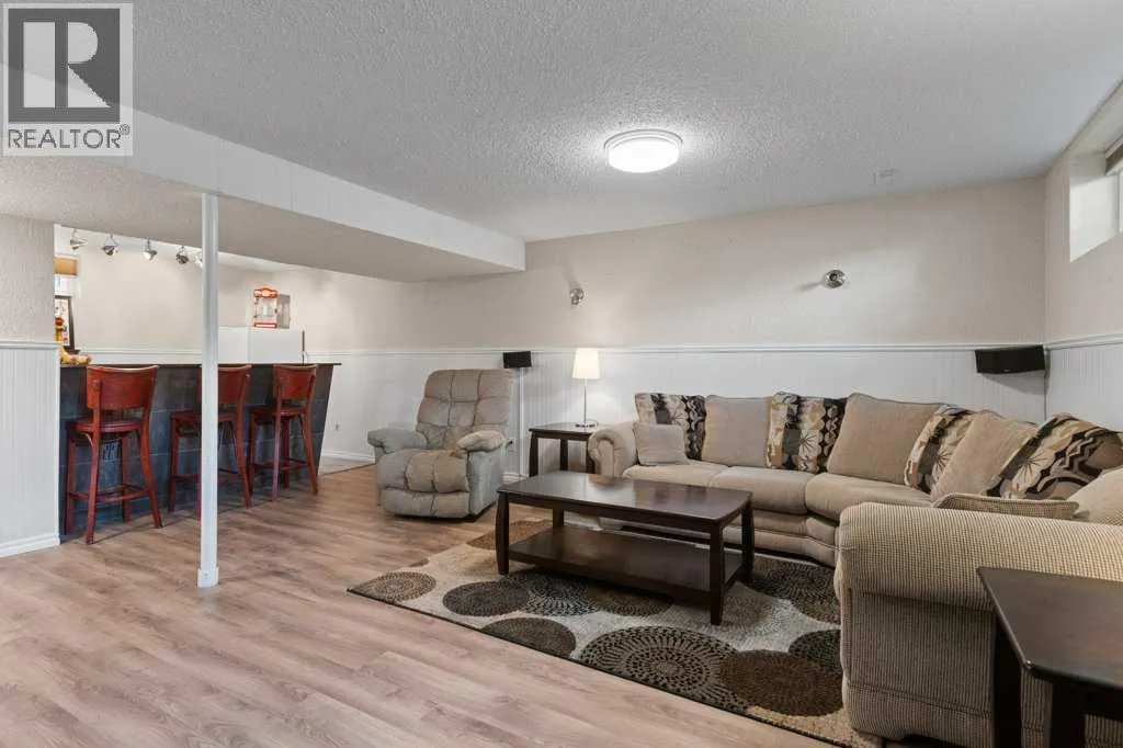 235 Allan Crescent SE