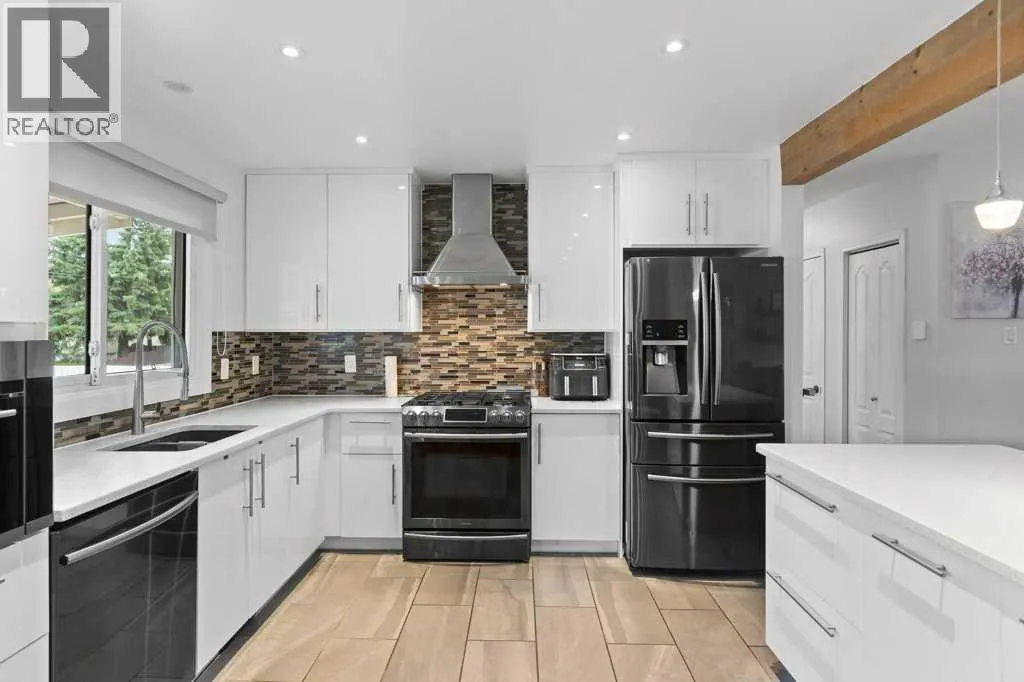 235 Allan Crescent SE