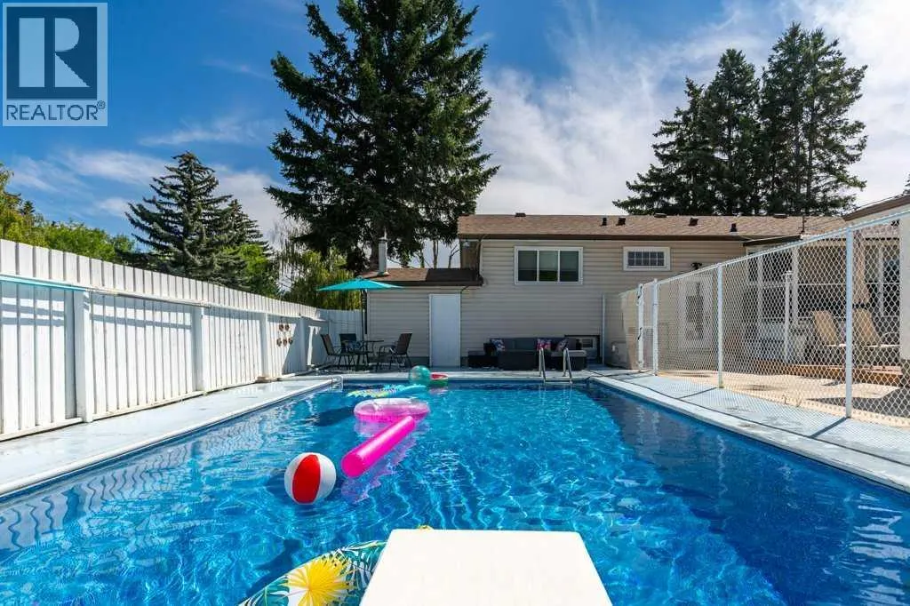235 Allan Crescent SE